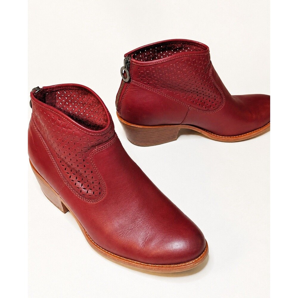 Sofft Aisley Perf Boots 9.5 Burgundy Leather Western Ankle Booties